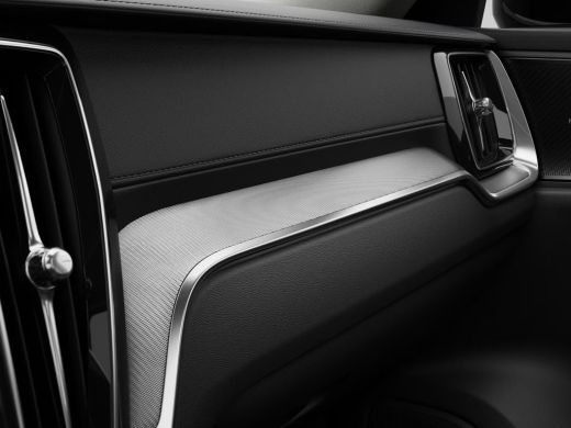 Volvo  V60 2.0 T6 Plug-in hybrid AWD Ultra Dark | Elektrisch glazen panorama-dak | Extra getint glas | Head-... ActivLease financial lease