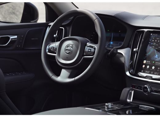 Volvo  V60 2.0 T6 Plug-in hybrid AWD Ultra Dark | Elektrisch glazen panorama-dak | Extra getint glas | Head-... ActivLease financial lease