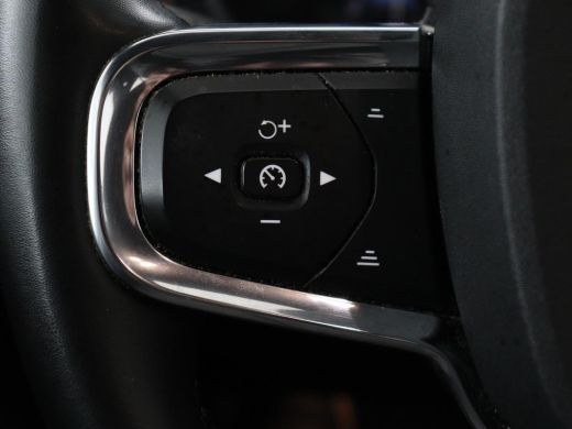 Volvo  XC40 Recharge Core | SOH 95% | Stoel & stuurverwarming | Trekhaak | Camera | Carplay | Navigatie | Par... ActivLease financial lease