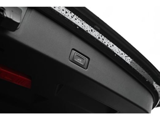 Audi Q4 e-tron S edition Competition | Achterklep, automatisch bedienbaar | Achteruitrijcamera | Adaptive cruise... ActivLease financial lease