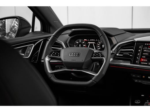 Audi Q4 e-tron S edition Competition | Achterklep, automatisch bedienbaar | Achteruitrijcamera | Adaptive cruise... ActivLease financial lease