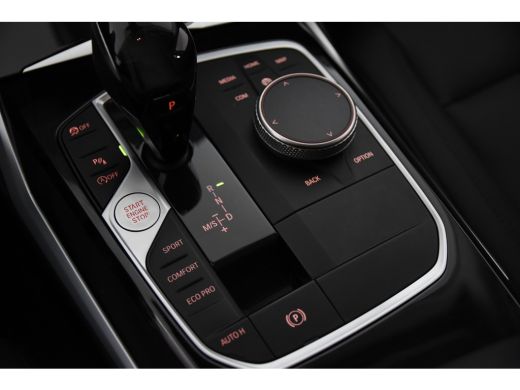 BMW 3 Serie Touring 318i *1ste Eigenaar*Navigatie*Leer*Carplay* ActivLease financial lease