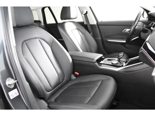 BMW 3 Serie Touring 318i *1ste Eigenaar*Navigatie*Leer*Carplay* ActivLease financial lease