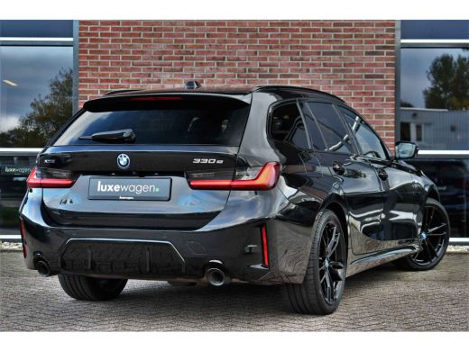 BMW 3 Serie Touring 330e xDrive M-Sport Pro Pano M-zetels ACC HUD 360 19inch ActivLease financial lease
