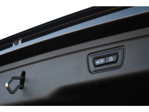 BMW 3 Serie Touring 330e xDrive M-Sport Pro Pano M-zetels ACC HUD 360 19inch ActivLease financial lease