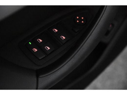 BMW X1 sDrive18i X-Line *1ste Eigenaar*Leer*Navigatie*Stoelverwarming* ActivLease financial lease