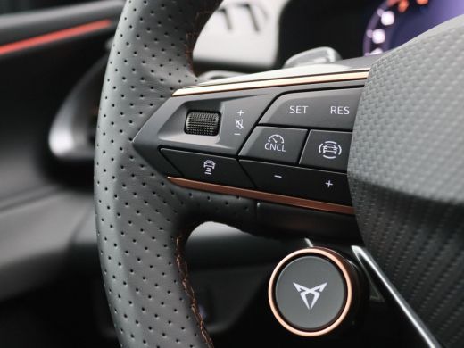 CUPRA Terramar 1.5 TSI e-Hybrid Business 204PK DSG Pano-Schuifdak, Trekhaak, 20" LM Velgen, Memorystoel, Keyless... ActivLease financial lease