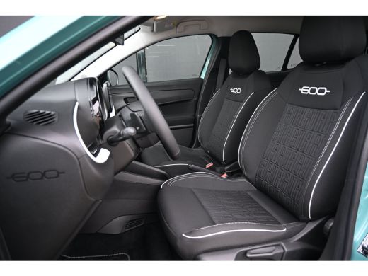 Fiat 600 1.2 Hybrid Urban 110pk 8 Jaar Garantie! | Achteruitrijcamera | Keyless-Entry | Draadloze Lader | ... ActivLease financial lease