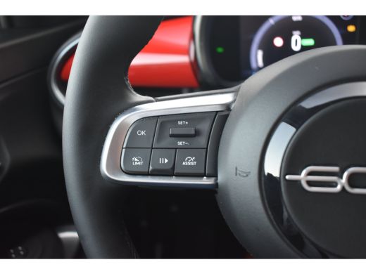 Fiat 600e RED 54 kWh 3 Fase 156pk 96%SOH! | Navigatie by App | Cruise Control | Parkeersensoren | DAB+ | Ke... ActivLease financial lease