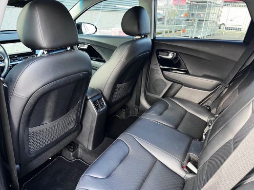 Kia Niro 1.6 GDi Hybrid ExecutiveLine/Schuifdak/Leder/Trekh./Adaptive/JBL/Virtual/18" ActivLease financial lease