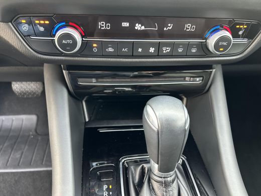 Mazda 6 Sportbreak 2.0 SkyActiv-G 165 Comfort |Automaat| Apple Carplay/Android Auto | Achteruitrijcamera ... ActivLease financial lease