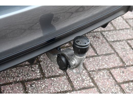 Mercedes-Benz C-Klasse Estate 300 e AMG Line Pano Trekh Distronic Night 360-cam ActivLease financial lease