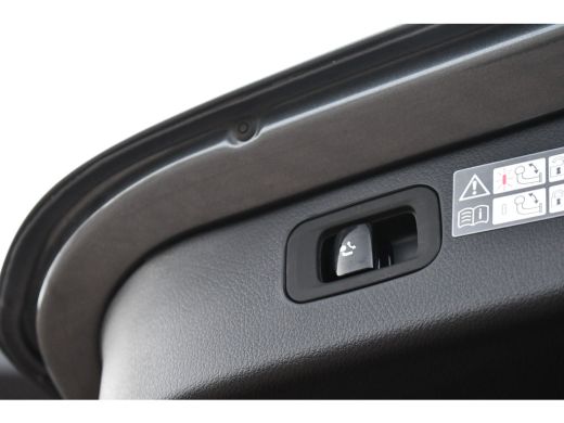 Mercedes-Benz C-Klasse Estate 300 e AMG Line Pano Trekh Distronic Night 360-cam ActivLease financial lease