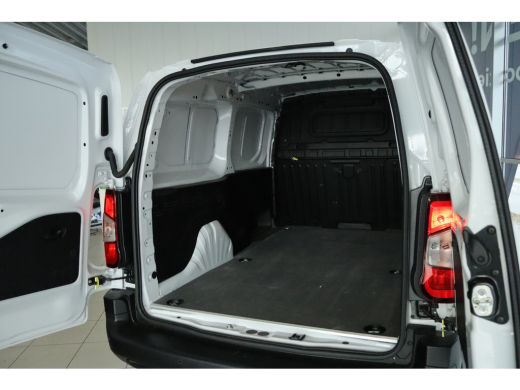 Peugeot Partner 1.5 BlueHDi 100 S&S L2 | Cruise COntrol | Sensoren | Carplay | Airco | Navi | Betimmering | 3-Zits ActivLease financial lease