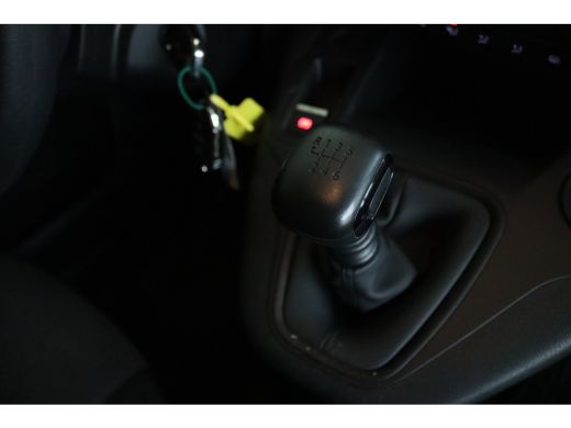 Peugeot Partner 1.5 BlueHDi 100 S&S L2 | Cruise COntrol | Sensoren | Carplay | Airco | Navi | Betimmering | 3-Zits ActivLease financial lease