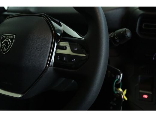 Peugeot Partner 1.5 BlueHDi 100 S&S L2 | Cruise COntrol | Sensoren | Carplay | Airco | Navi | Betimmering | 3-Zits ActivLease financial lease