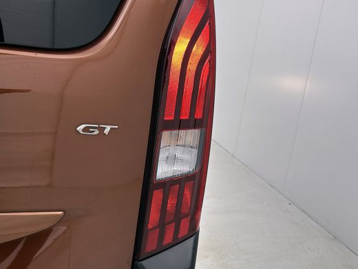 Peugeot Rifter 1.2 131PK Automaat GT 7pers. * Distributie vv.bij 95Dkm * / Trekhaak / Airco-ecc. / Pdc+Camera / ... ActivLease financial lease