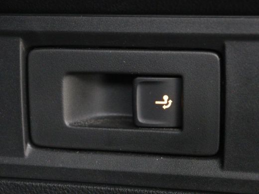 Skoda Octavia 1.0 e-TSI Sport | Trekhaak | Camera | Side Assist | Carplay | Sfeerverlichting | Navigatie | Spor... ActivLease financial lease