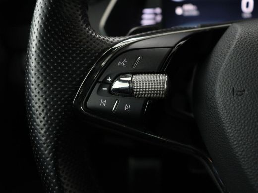 Skoda Octavia 1.0 e-TSI Sport | Trekhaak | Camera | Side Assist | Carplay | Sfeerverlichting | Navigatie | Spor... ActivLease financial lease