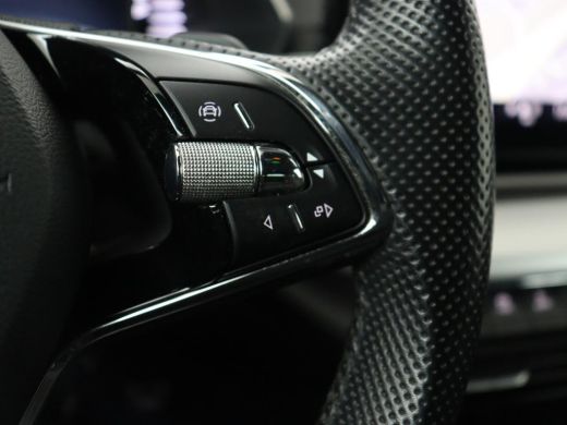 Skoda Octavia 1.0 e-TSI Sport | Trekhaak | Camera | Side Assist | Carplay | Sfeerverlichting | Navigatie | Spor... ActivLease financial lease