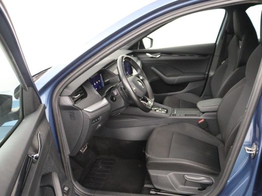 Skoda Octavia 1.0 e-TSI Sport | Trekhaak | Camera | Side Assist | Carplay | Sfeerverlichting | Navigatie | Spor... ActivLease financial lease