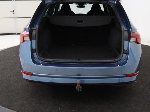 Skoda Octavia 1.0 e-TSI Sport | Trekhaak | Camera | Side Assist | Carplay | Sfeerverlichting | Navigatie | Spor... ActivLease financial lease