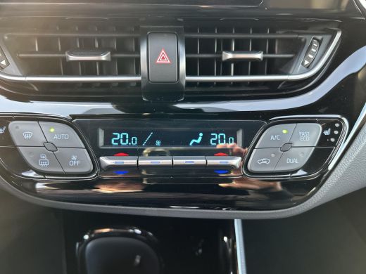 Toyota C-HR 1.8 Hybrid Executive ActivLease financial lease