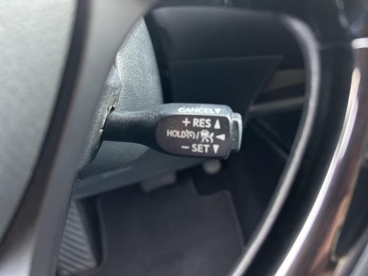 Toyota C-HR 1.8 Hybrid Executive ActivLease financial lease