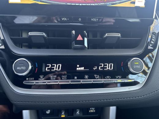 Toyota Corolla Cross Hybrid 200 Style ActivLease financial lease