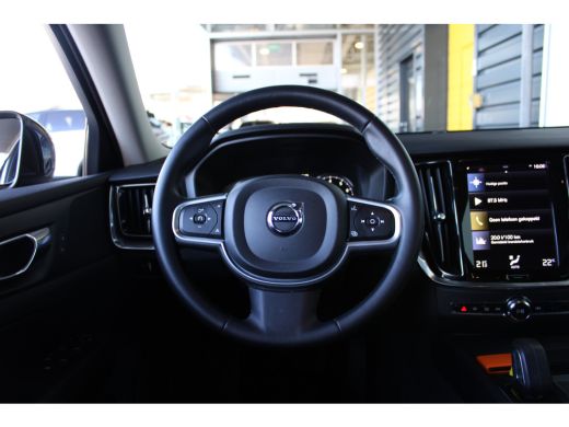 Volvo  V60 2.0 B3 Momentum Advantage | Navigatie full map | Cruise control | LED | Apple Carplay/ Android au... ActivLease financial lease
