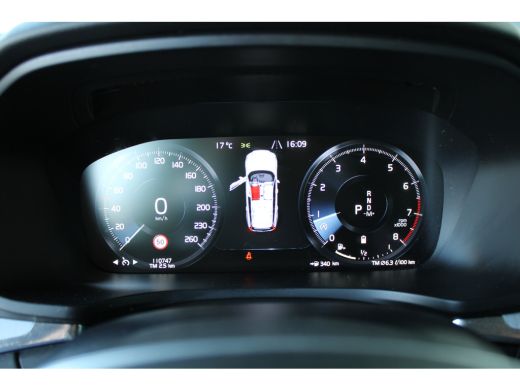 Volvo  V60 2.0 B3 Momentum Advantage | Navigatie full map | Cruise control | LED | Apple Carplay/ Android au... ActivLease financial lease