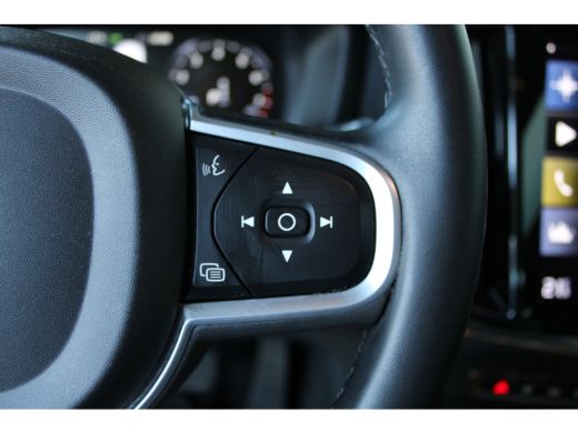 Volvo  V60 2.0 B3 Momentum Advantage | Navigatie full map | Cruise control | LED | Apple Carplay/ Android au... ActivLease financial lease