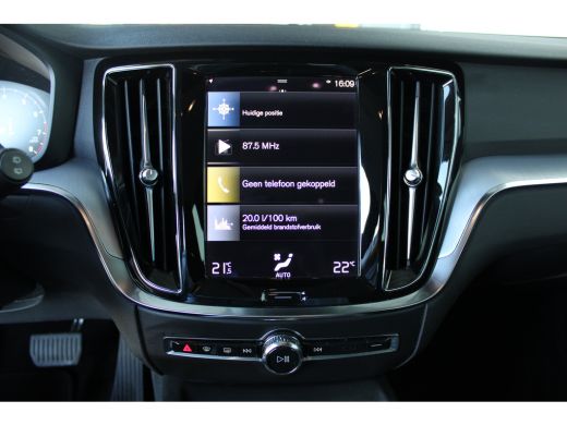 Volvo  V60 2.0 B3 Momentum Advantage | Navigatie full map | Cruise control | LED | Apple Carplay/ Android au... ActivLease financial lease