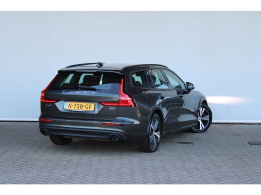 Volvo  V60 2.0 B3 Momentum Advantage | Navigatie full map | Cruise control | LED | Apple Carplay/ Android au... ActivLease financial lease