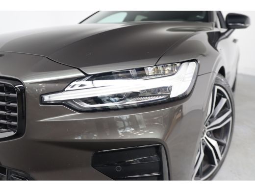 Volvo  V60 2.0 B4 R-Design | Navigatie | H&K Audio | Trekhaak Wegklapbaar | Blis | Leder | Adaptieve Cruise ... ActivLease financial lease