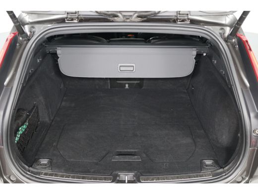 Volvo  V60 2.0 B4 R-Design | Navigatie | H&K Audio | Trekhaak Wegklapbaar | Blis | Leder | Adaptieve Cruise ... ActivLease financial lease