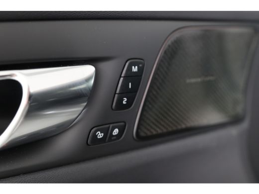 Volvo  V60 2.0 B4 R-Design | Navigatie | H&K Audio | Trekhaak Wegklapbaar | Blis | Leder | Adaptieve Cruise ... ActivLease financial lease