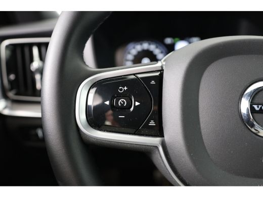 Volvo  V60 2.0 B4 R-Design | Navigatie | H&K Audio | Trekhaak Wegklapbaar | Blis | Leder | Adaptieve Cruise ... ActivLease financial lease