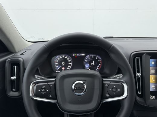 Volvo  XC40 1.5 T3 Momentum | Navi | CarPlay | Cruise | Camera | LED ActivLease financial lease