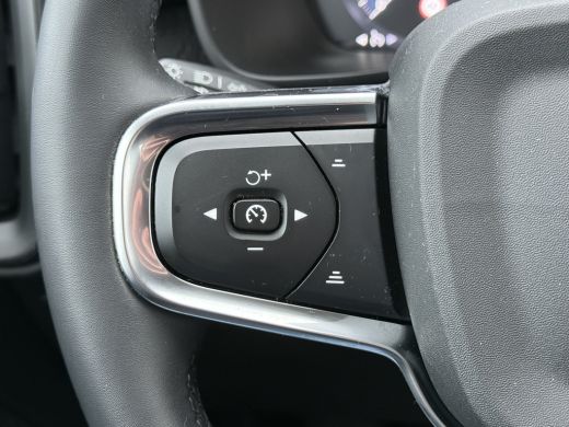 Volvo  XC40 1.5 T3 Momentum | Navi | CarPlay | Cruise | Camera | LED ActivLease financial lease