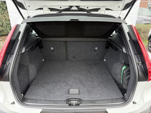 Volvo  XC40 1.5 T3 Momentum | Navi | CarPlay | Cruise | Camera | LED ActivLease financial lease