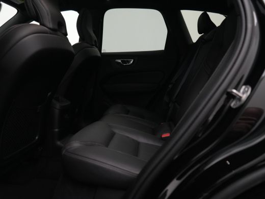 Volvo  XC60 T6 AWD Plus Black Edition | Luchtvering | Stoelventilatie | Camera | Trekhaak | Nappa | Panoramadak ActivLease financial lease