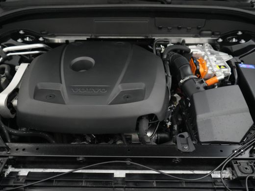 Volvo  XC60 T6 AWD Plus Black Edition | Luchtvering | Stoelventilatie | Camera | Trekhaak | Nappa | Panoramadak ActivLease financial lease