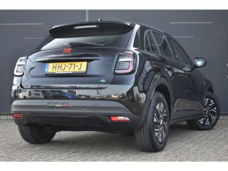 Fiat 600e RED 54 kWh 3 Fase 156pk 96%SOH! | Navigatie by App | Cruise Control | Parkeersensoren | DAB+ | Ke...