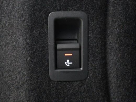 Audi A4 40 TFSI Launch edition Sport | Panoramadak | Trekhaak | Sportstoelen | DAB | Carplay | Virtual Co... ActivLease financial lease