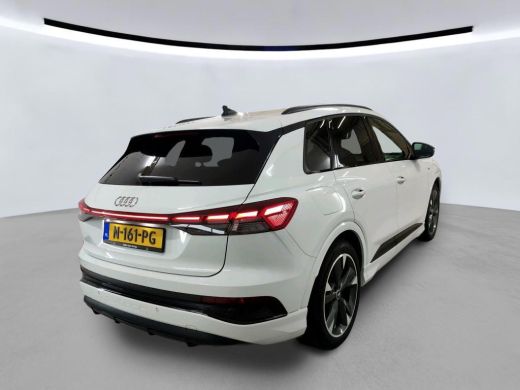 Audi Q4 e-tron Aut. 35 S-Line Competition | Panorama | Virtual | Camera | LED | Full | ActivLease financial lease