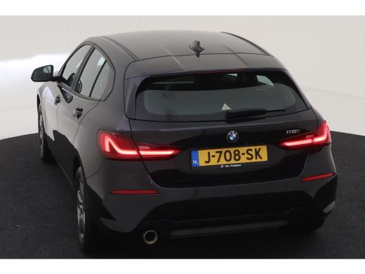 BMW 1 Serie 118i Executive Edition NL-AUTO | NAVI |  CARPLAY ActivLease financial lease