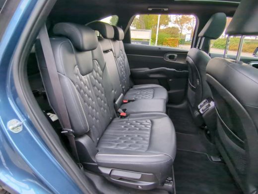 Kia Sorento 1.6 T-GDI Plug-in Hybrid 4WD ExecutiveLine 7p. NL-AUTO | LEDER | CAMERA | TREKHAAK | PANODAK ActivLease financial lease