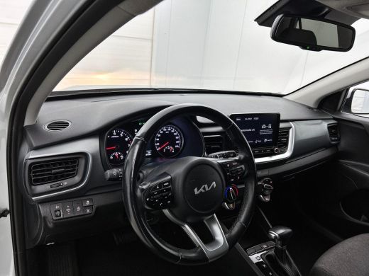 Kia Stonic 1.0 T-GDi MHEV DynamicLine AUTOMAAT | CARPLAY | CRUISE ActivLease financial lease