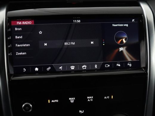 Land Rover Discovery Sport P300e 1.5 R-Dynamic SE | Panoramadak | Head-Up | Leder | Trekhaak | Matrix LED | Stoelverwarming ... ActivLease financial lease